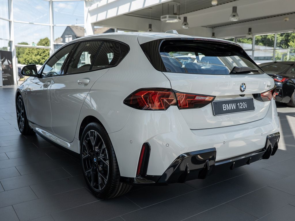 BMW 120