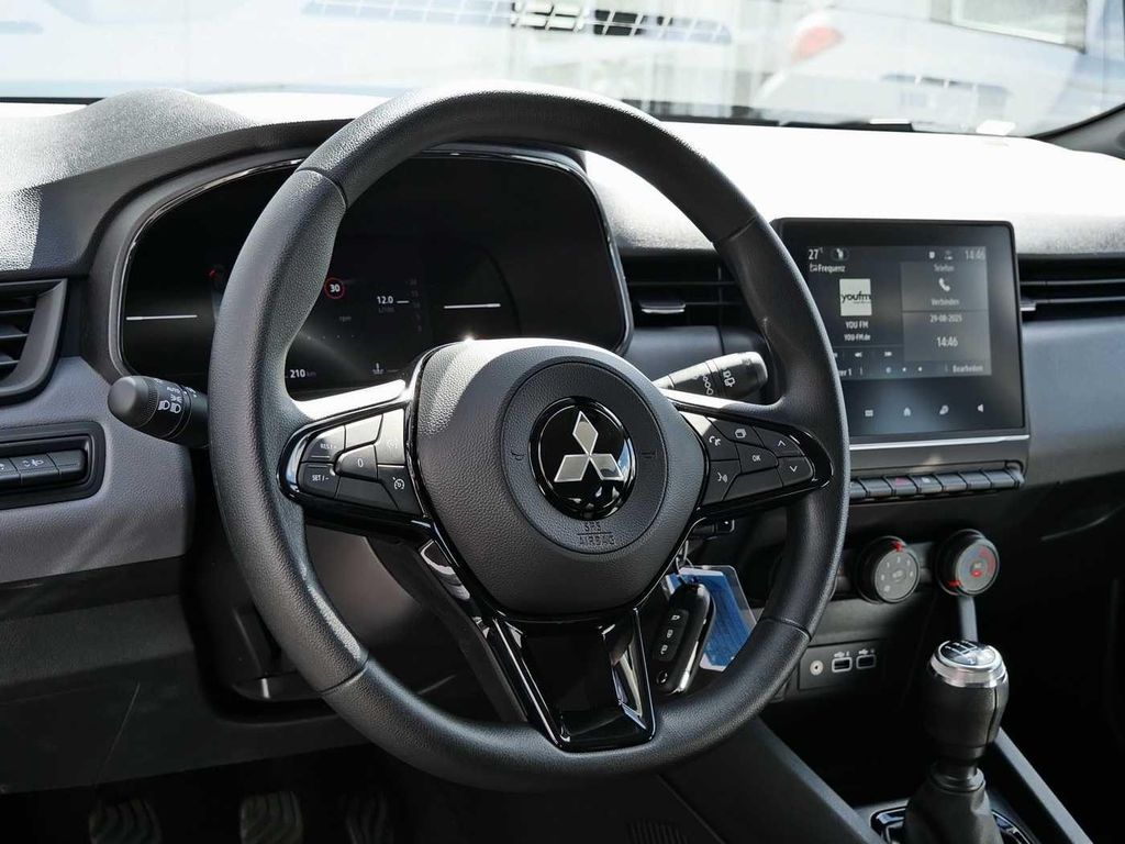 Mitsubishi Colt 2025