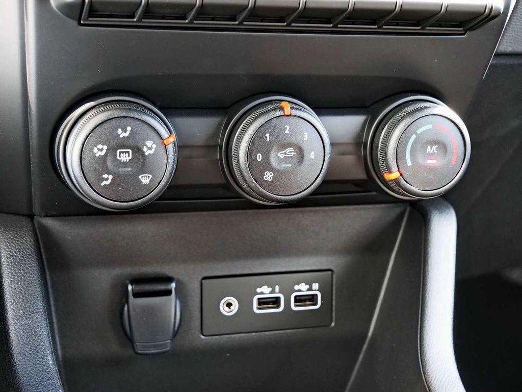 Mitsubishi Colt 2025