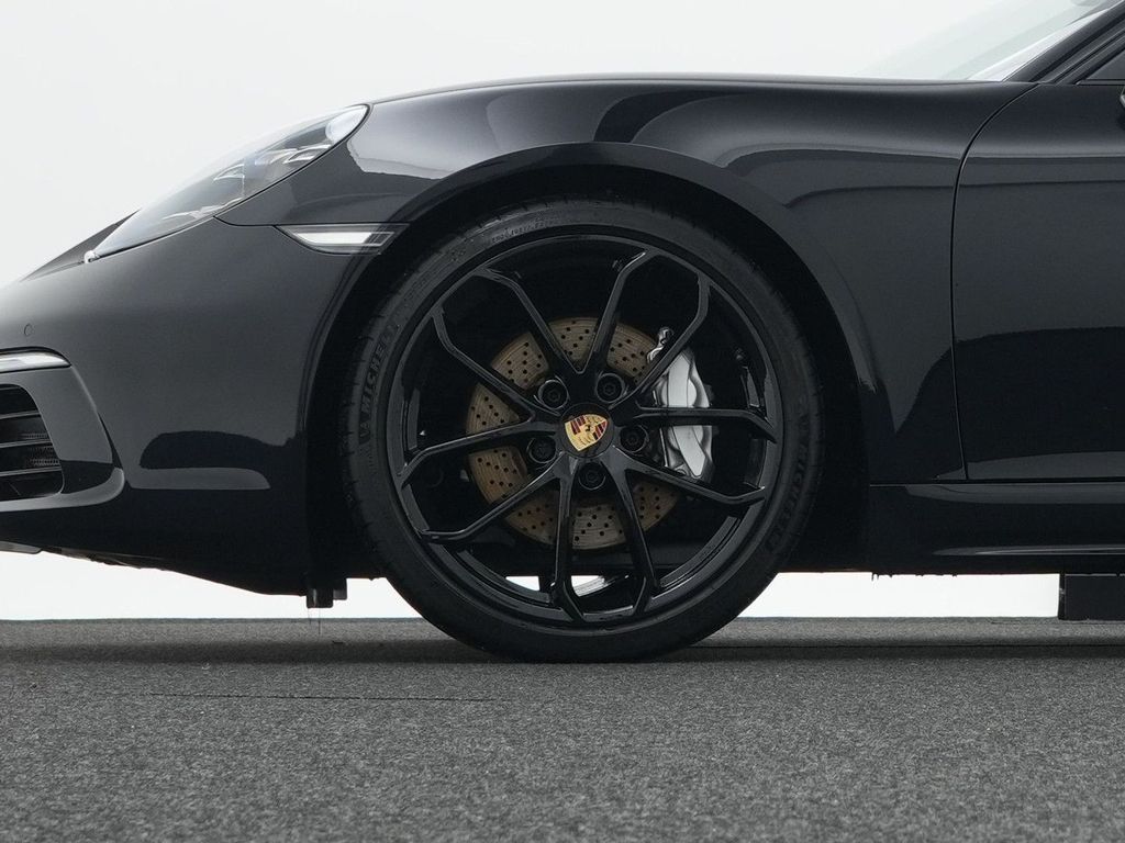 Porsche Boxster 2025