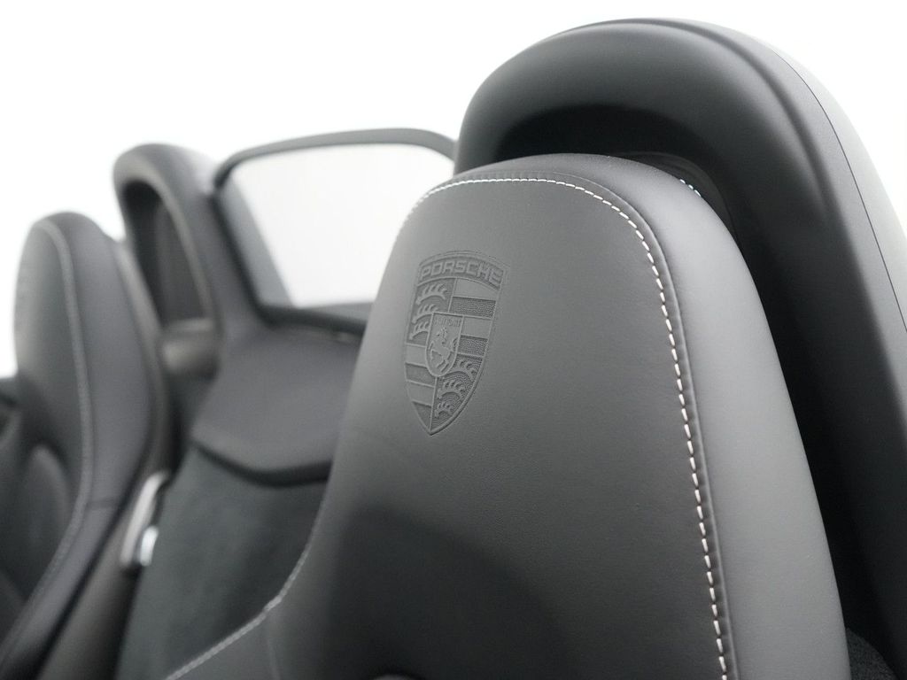 Porsche Boxster 2025