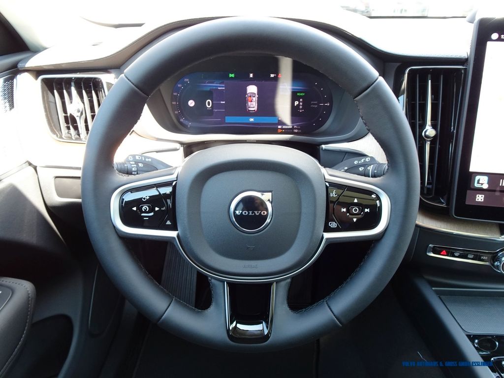 Volvo XC60 2025