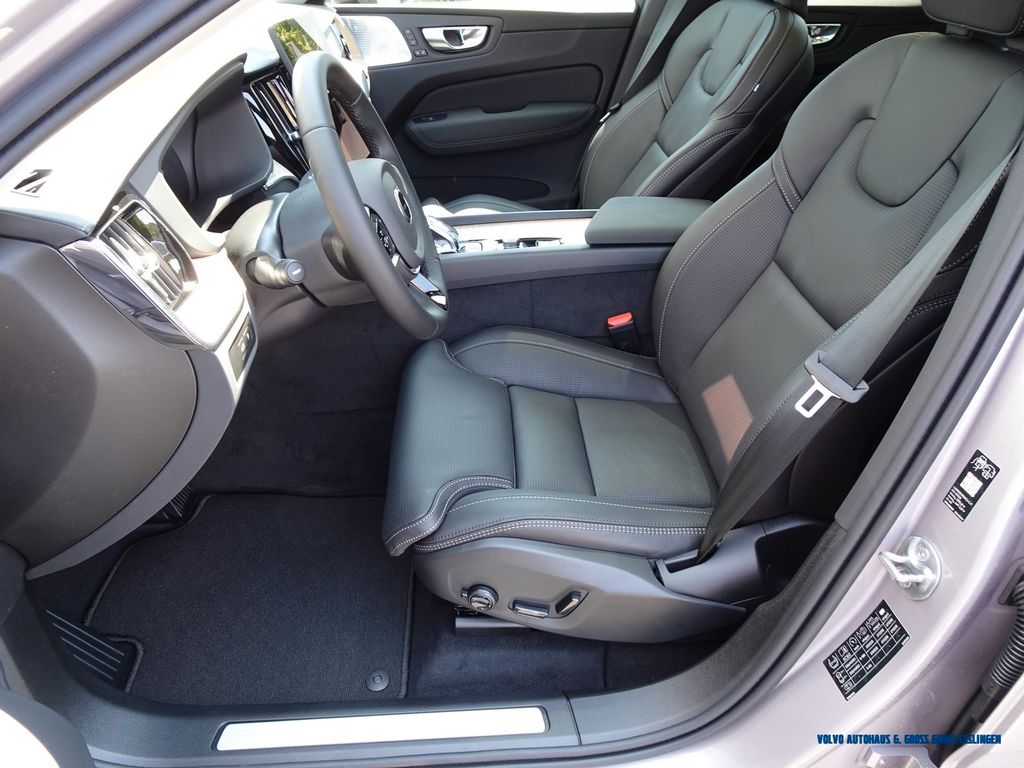 Volvo XC60 2025