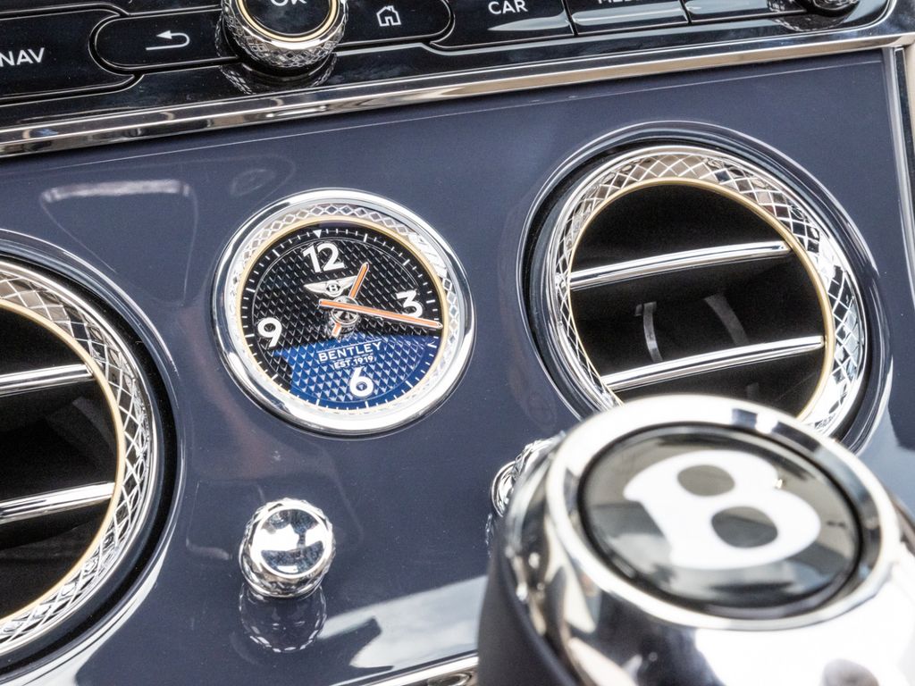 Bentley Continental GTC 2025