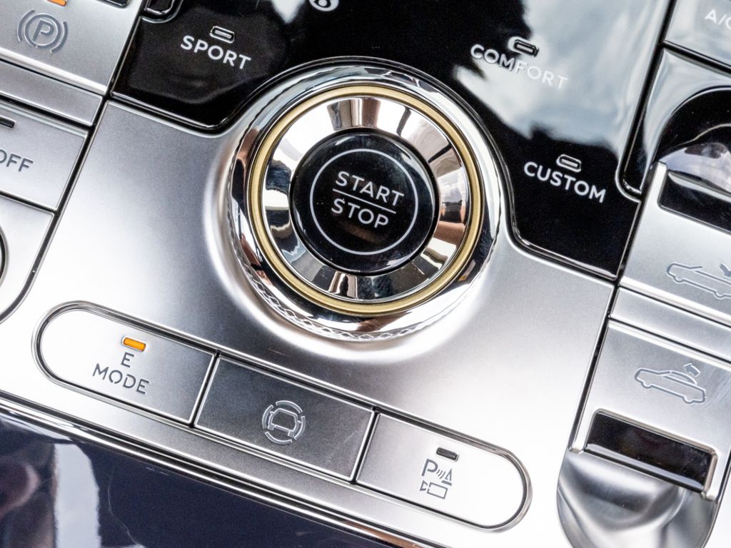 Bentley Continental GTC 2025