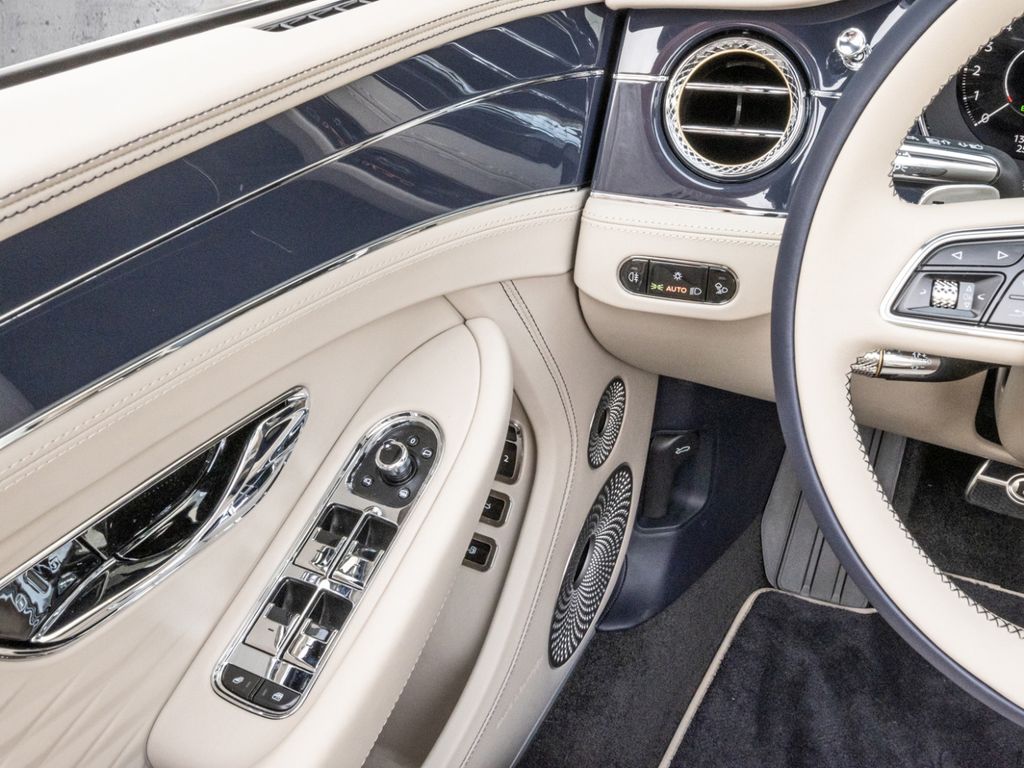 Bentley Continental GTC 2025