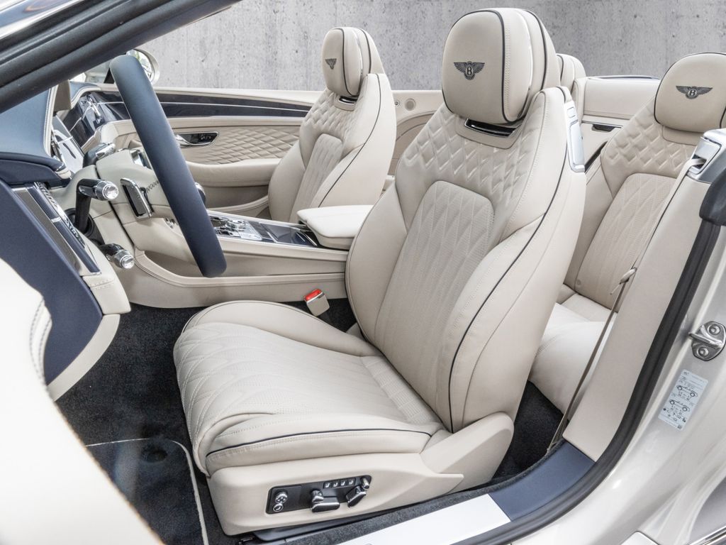 Bentley Continental GTC 2025