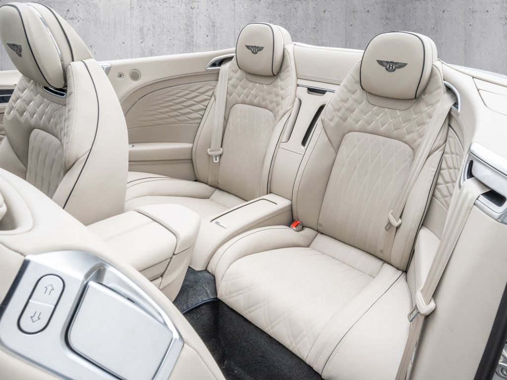 Bentley Continental GTC 2025