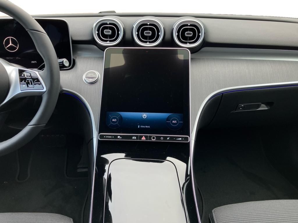 Mercedes-Benz C 200 2025