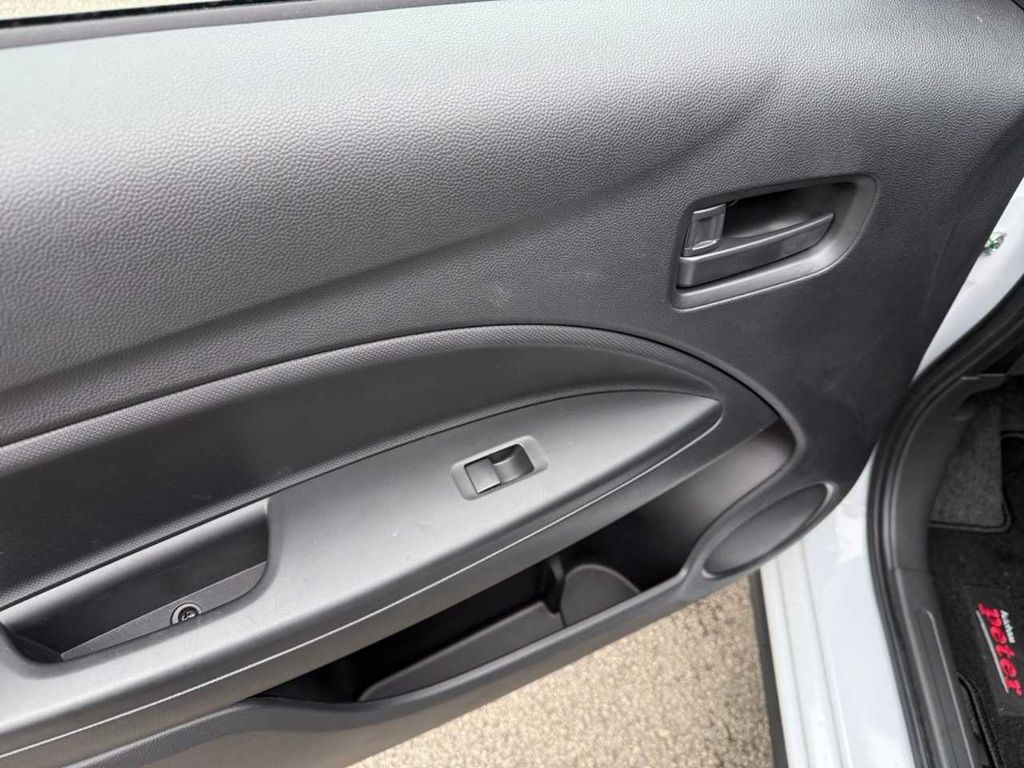 Mitsubishi Space Star 2024