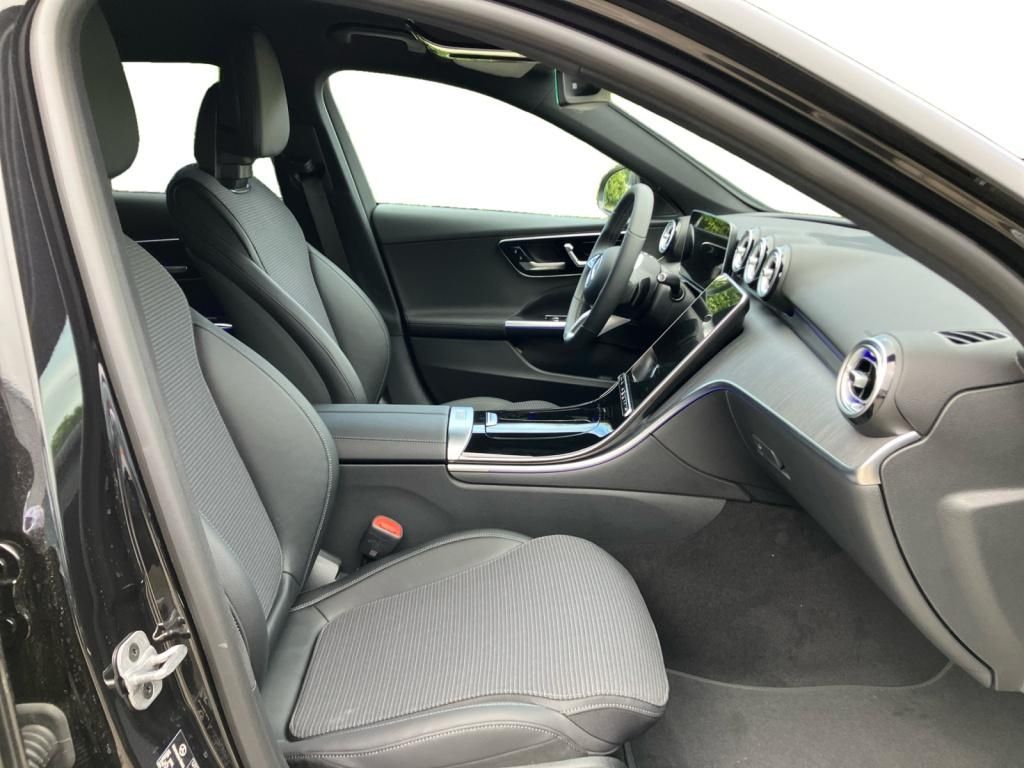 Mercedes-Benz C 200 2025