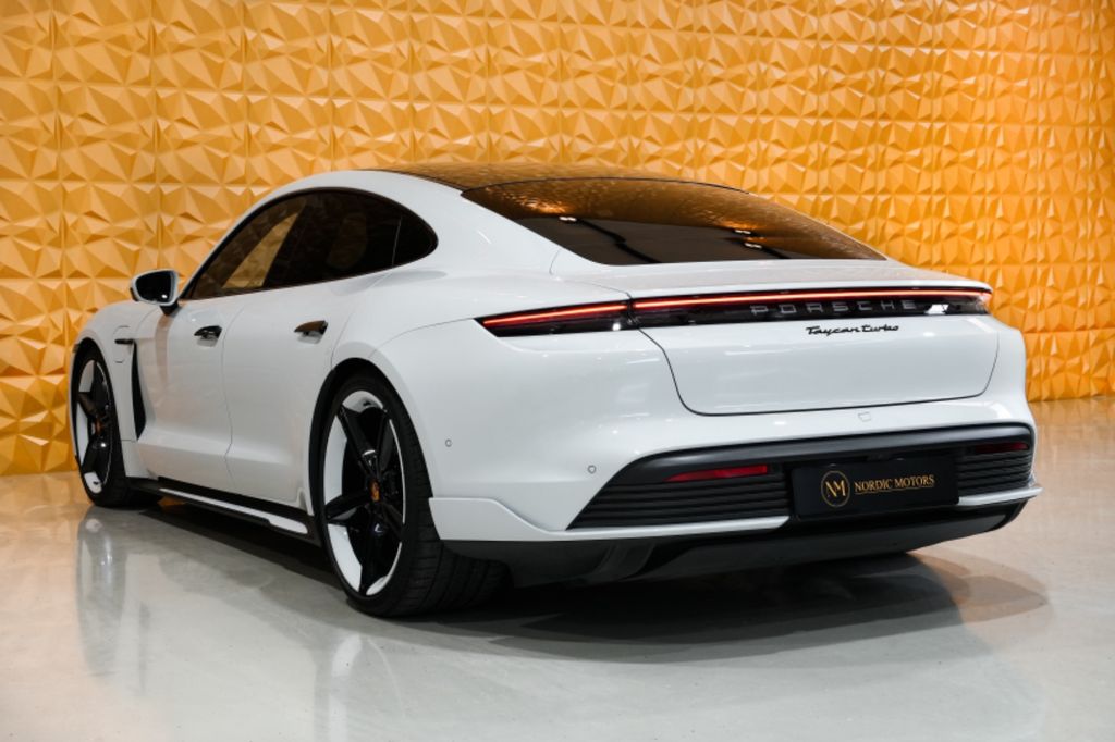 Porsche Taycan 2020