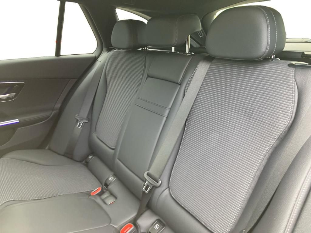 Mercedes-Benz C 200 2025