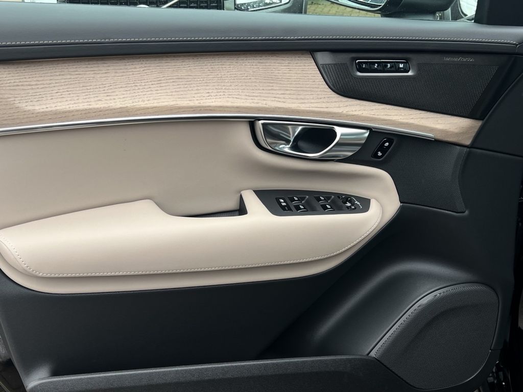 Volvo XC90 2025