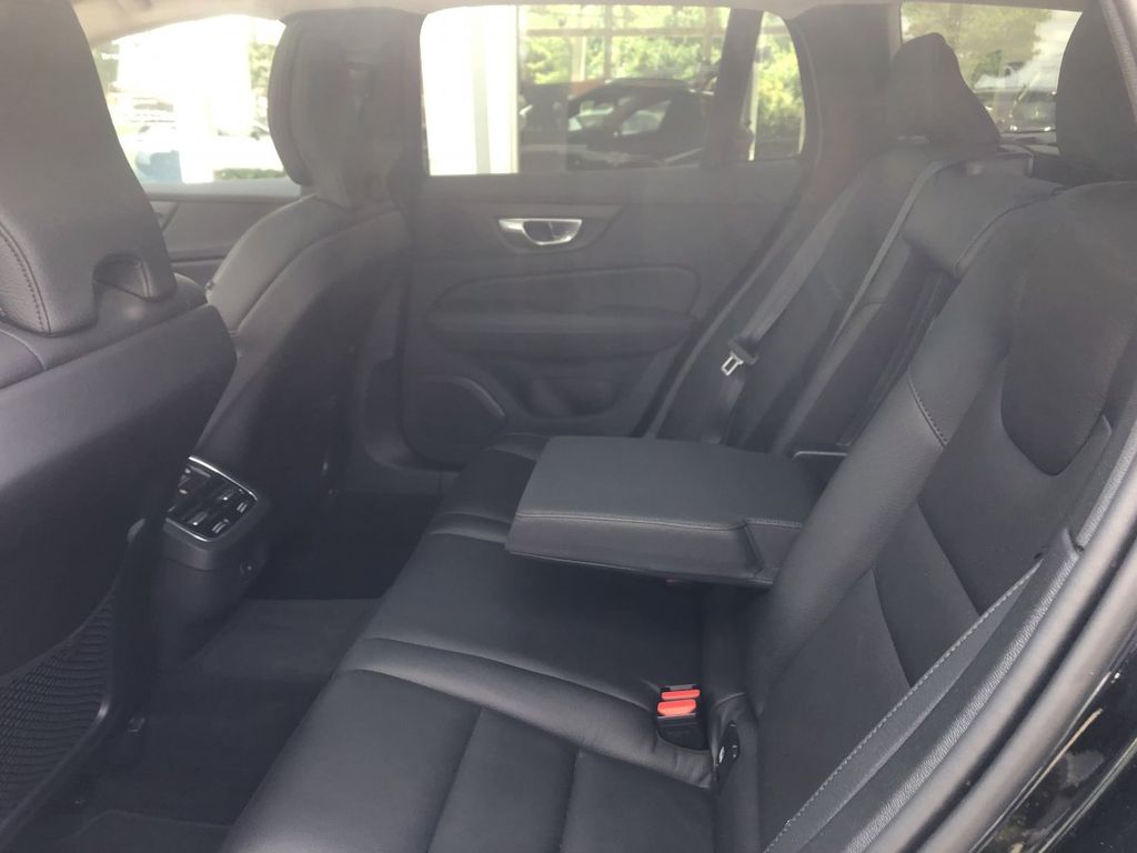 Volvo V60 Cross Country 2024