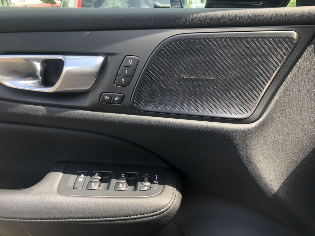 Volvo V60 Cross Country 2024