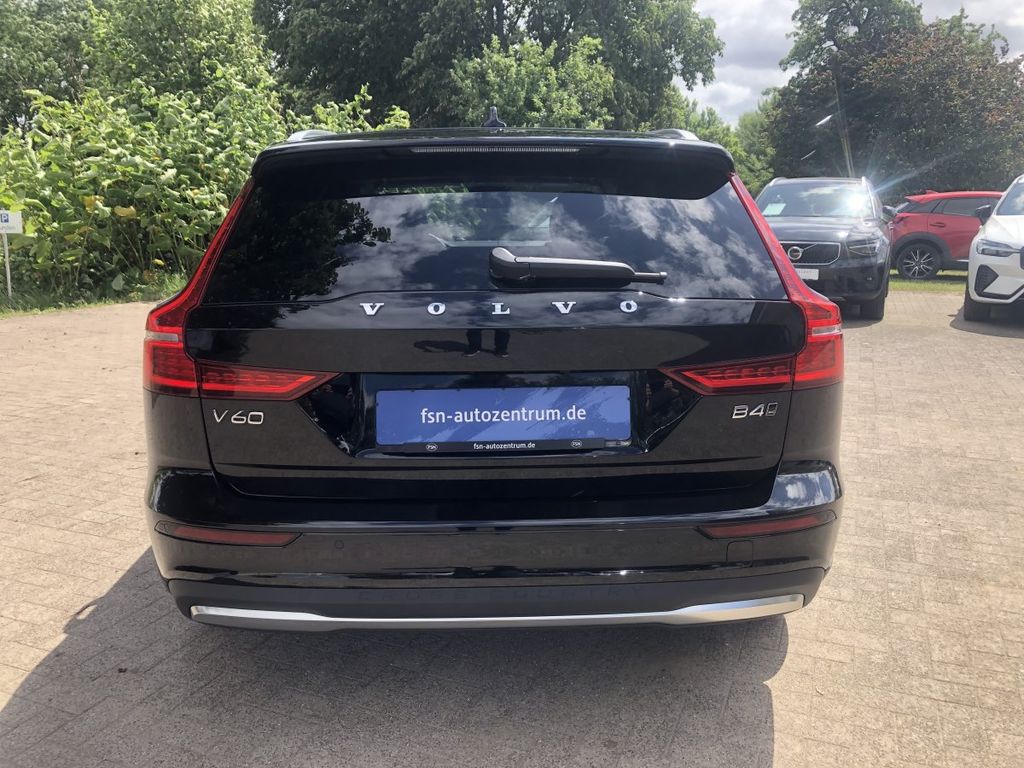 Volvo V60 Cross Country 2024