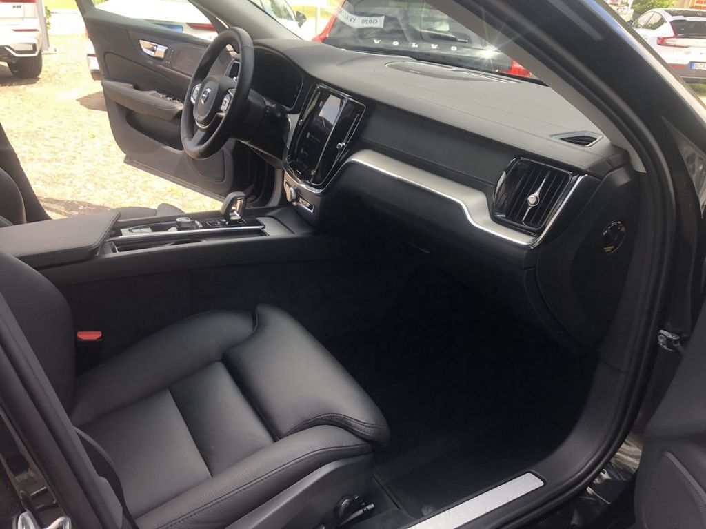 Volvo V60 Cross Country 2024