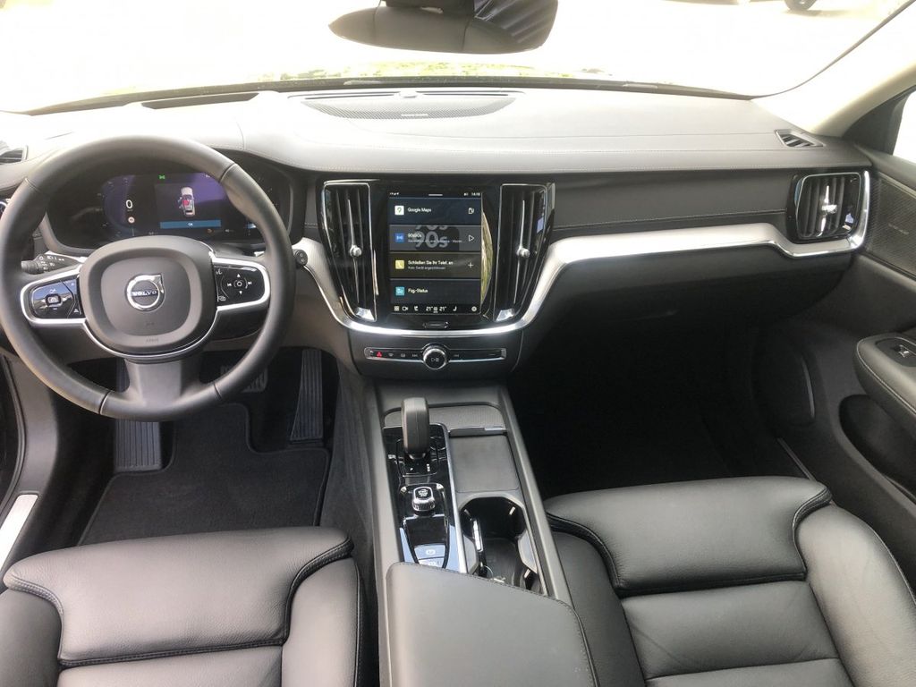 Volvo V60 Cross Country 2024