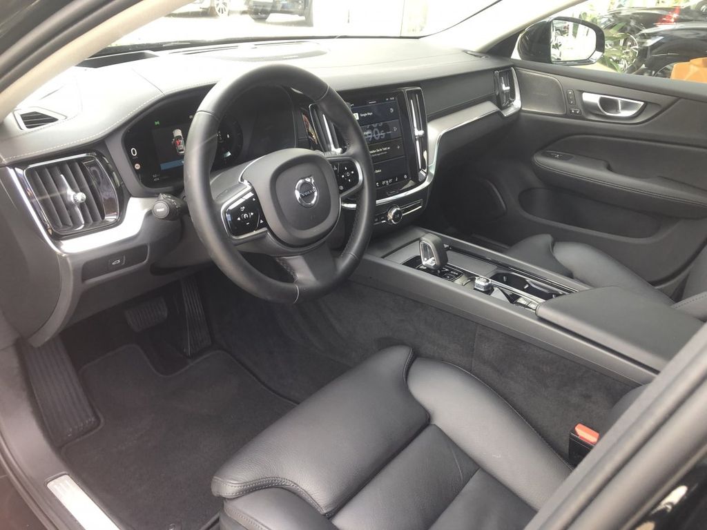 Volvo V60 Cross Country 2024