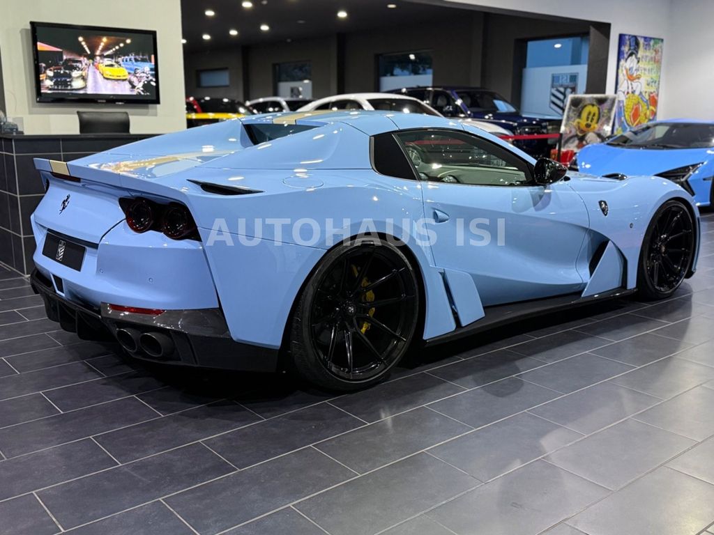 Ferrari 812 2022