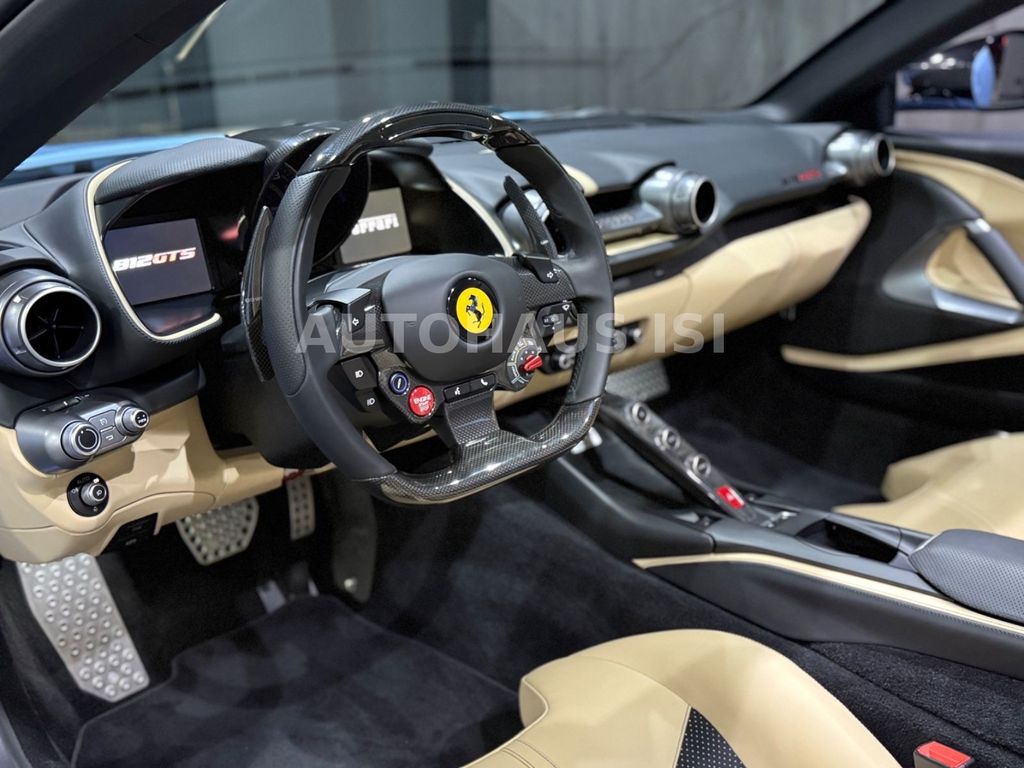 Ferrari 812 2022