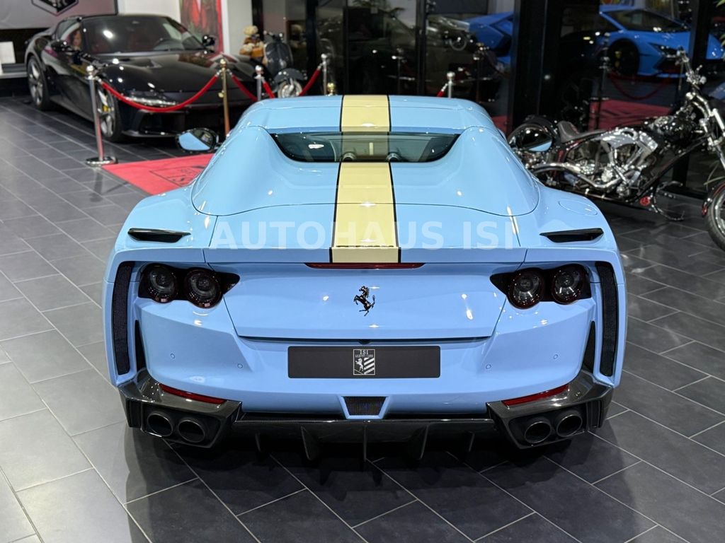 Ferrari 812 2022
