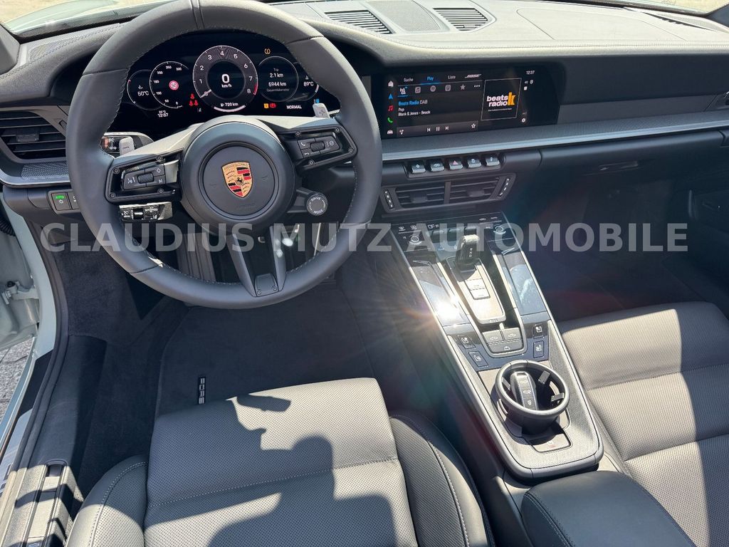 Porsche 992 2025