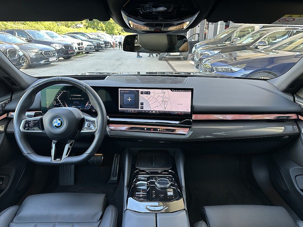 BMW i5 2024