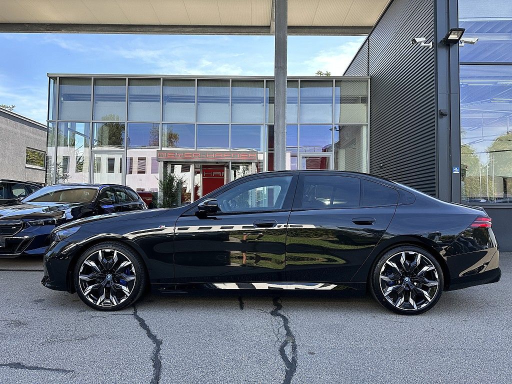 BMW i5 2024