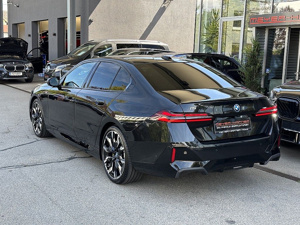 BMW i5 2024