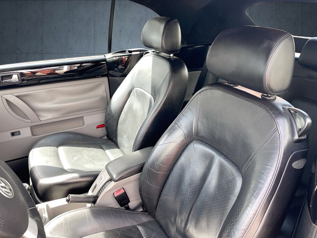 Volkswagen New Beetle 2003