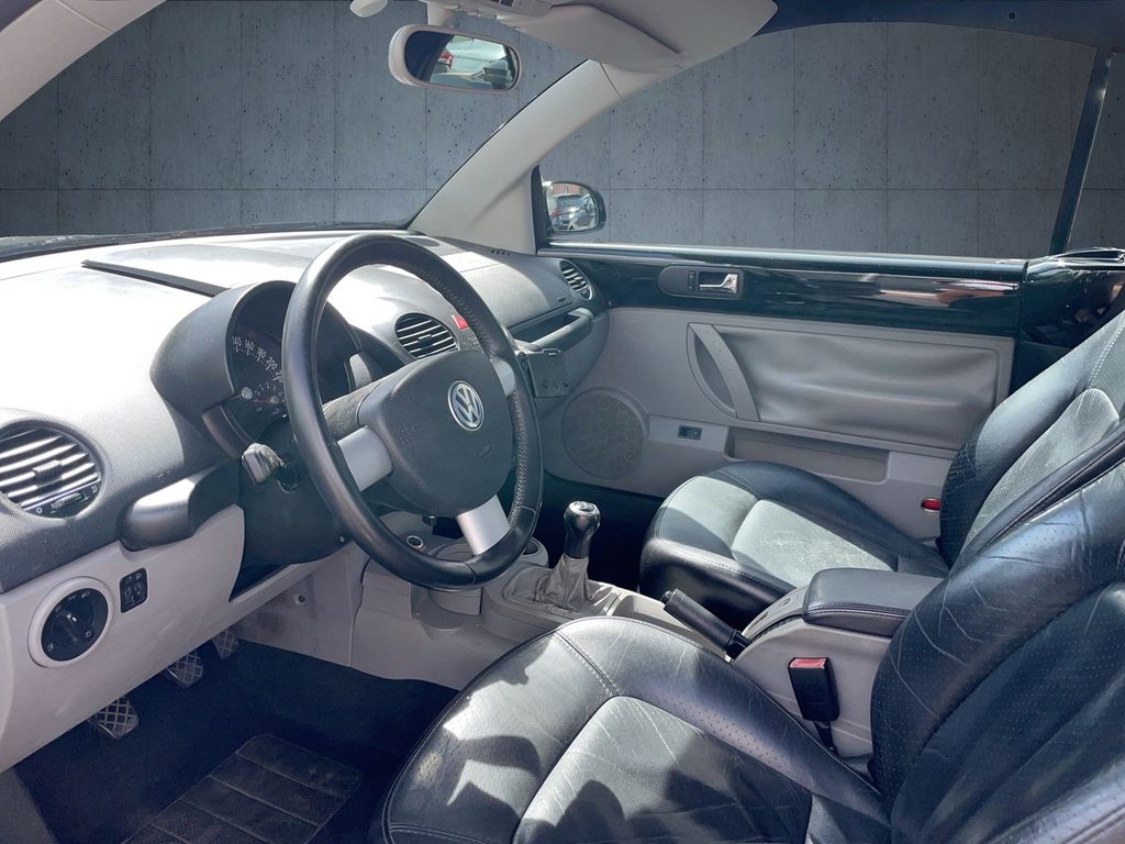 Volkswagen New Beetle 2003