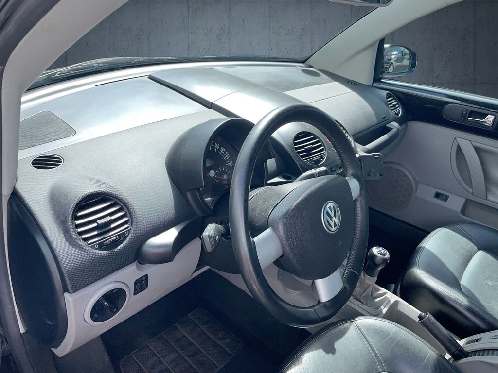 Volkswagen New Beetle 2003
