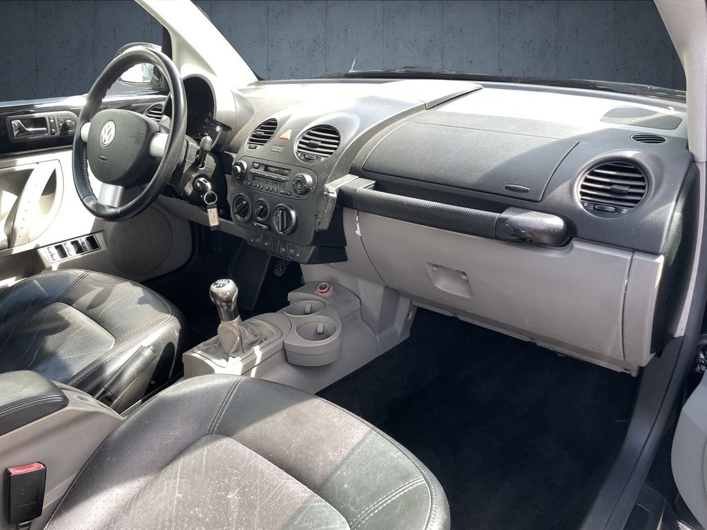 Volkswagen New Beetle 2003