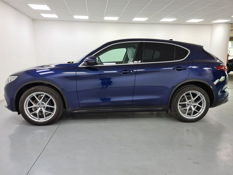 Alfa Romeo Stelvio 2021