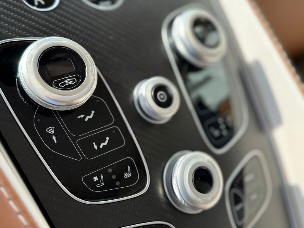 Aston Martin Vanquish 2018