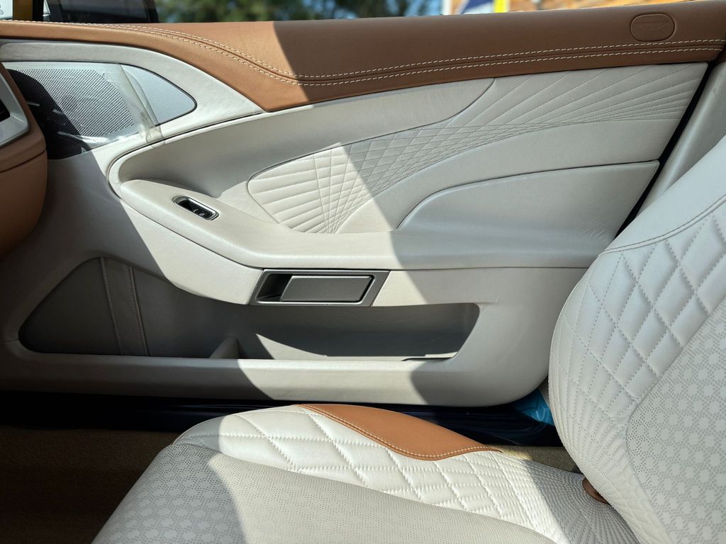 Aston Martin Vanquish 2018