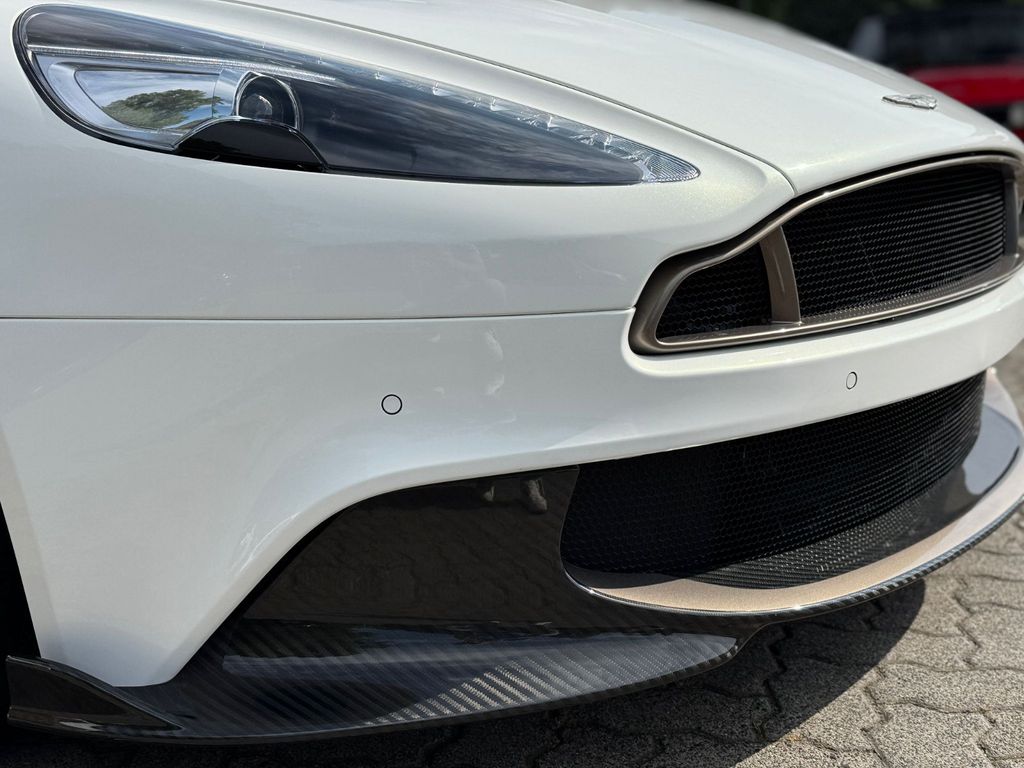 Aston Martin Vanquish 2018