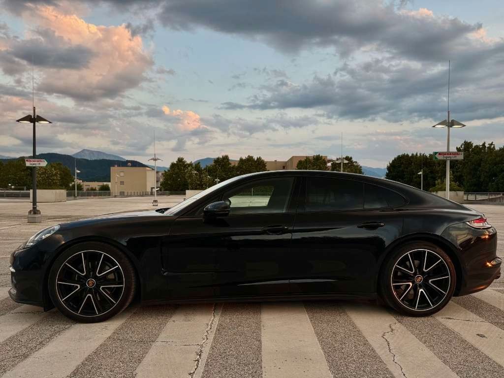 Porsche Panamera 2021