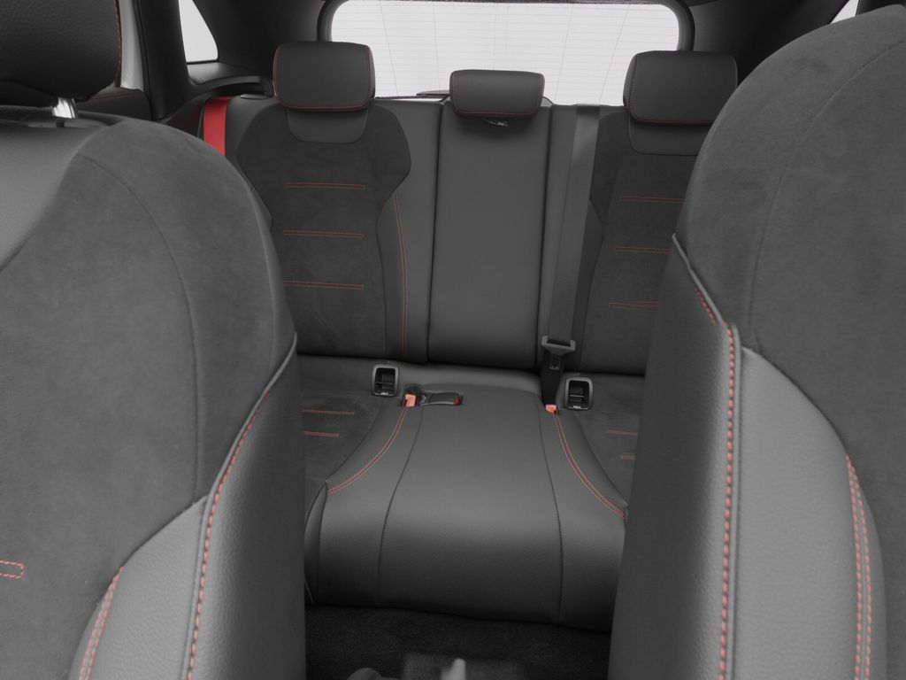 Mercedes-Benz GLA 35 AMG 2024