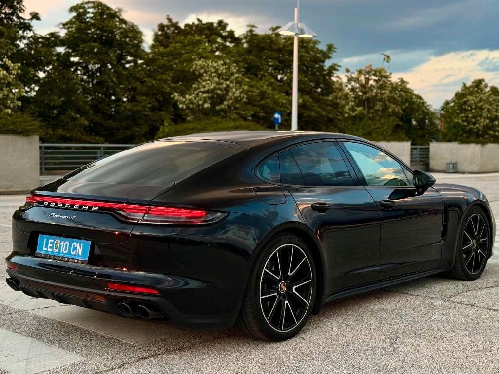Porsche Panamera 2021