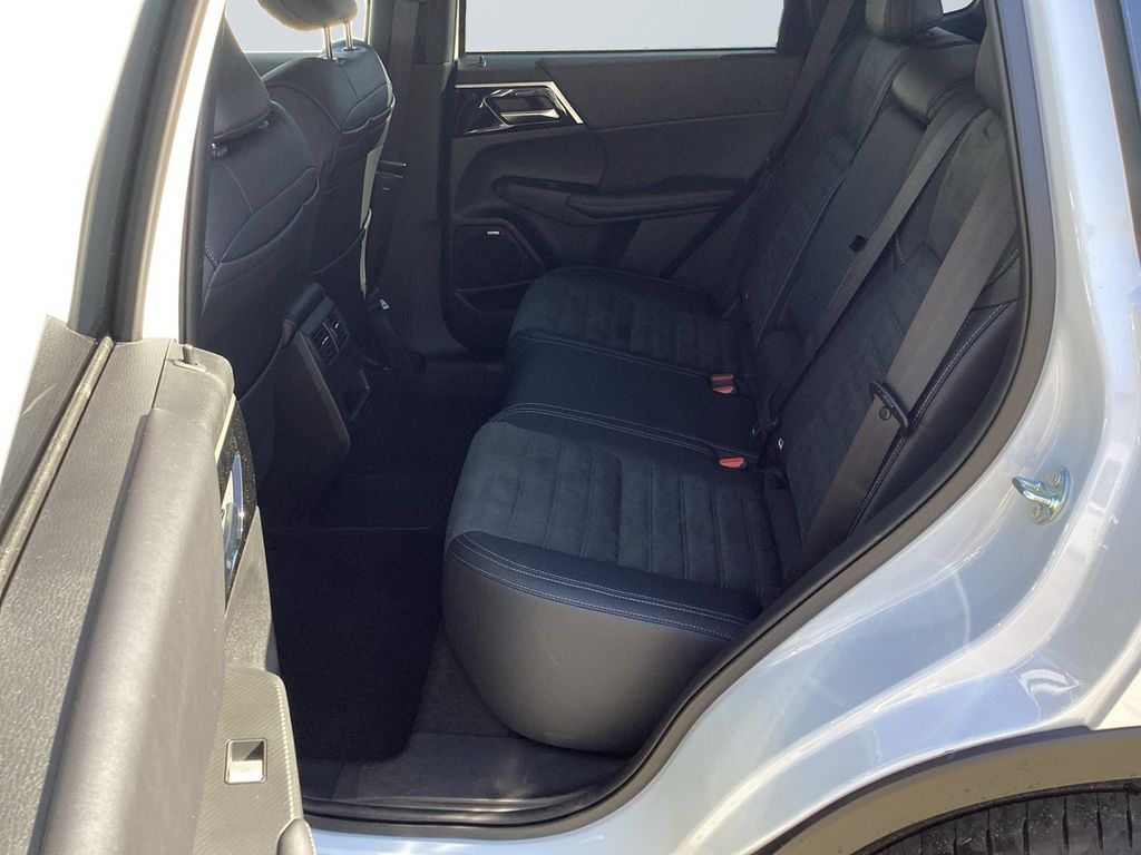 Mitsubishi Outlander 2025