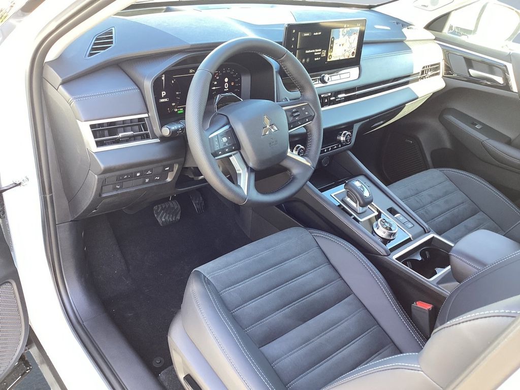 Mitsubishi Outlander 2025