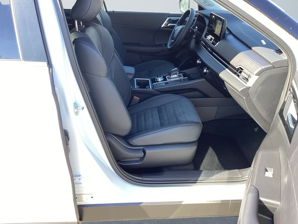 Mitsubishi Outlander 2025