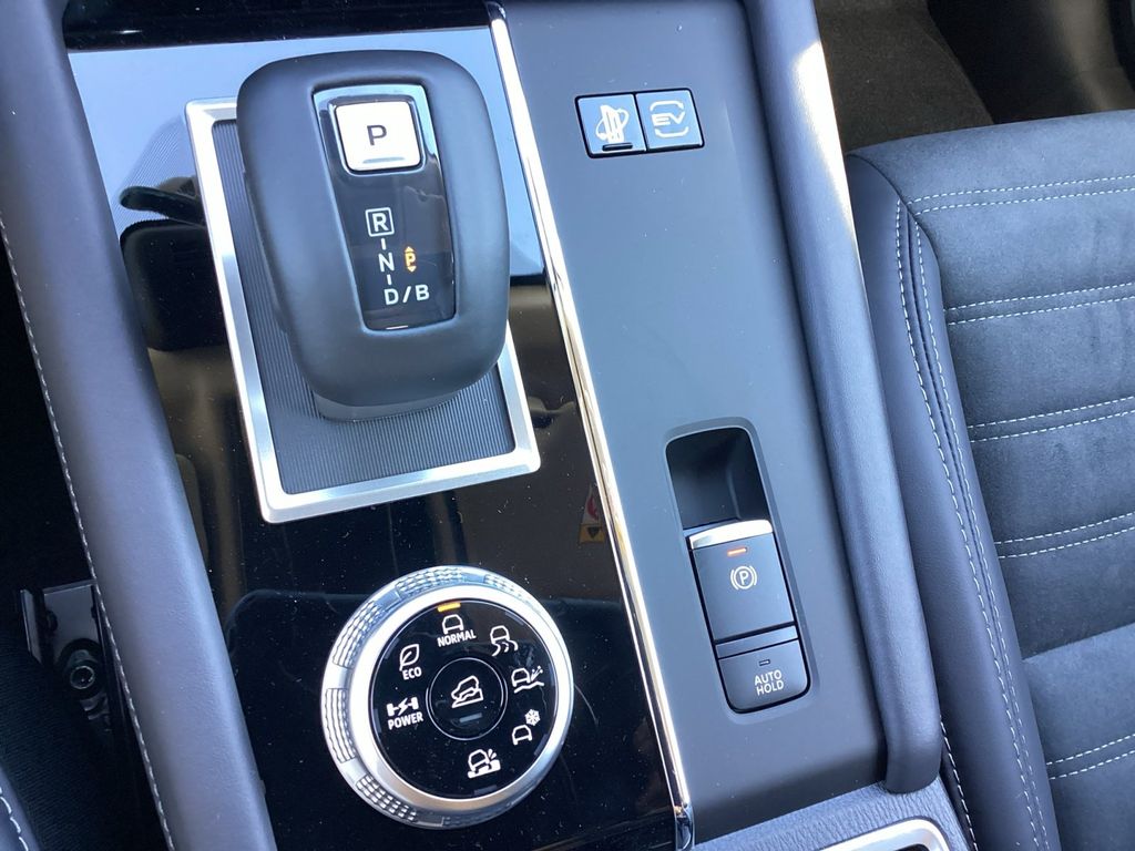 Mitsubishi Outlander 2025