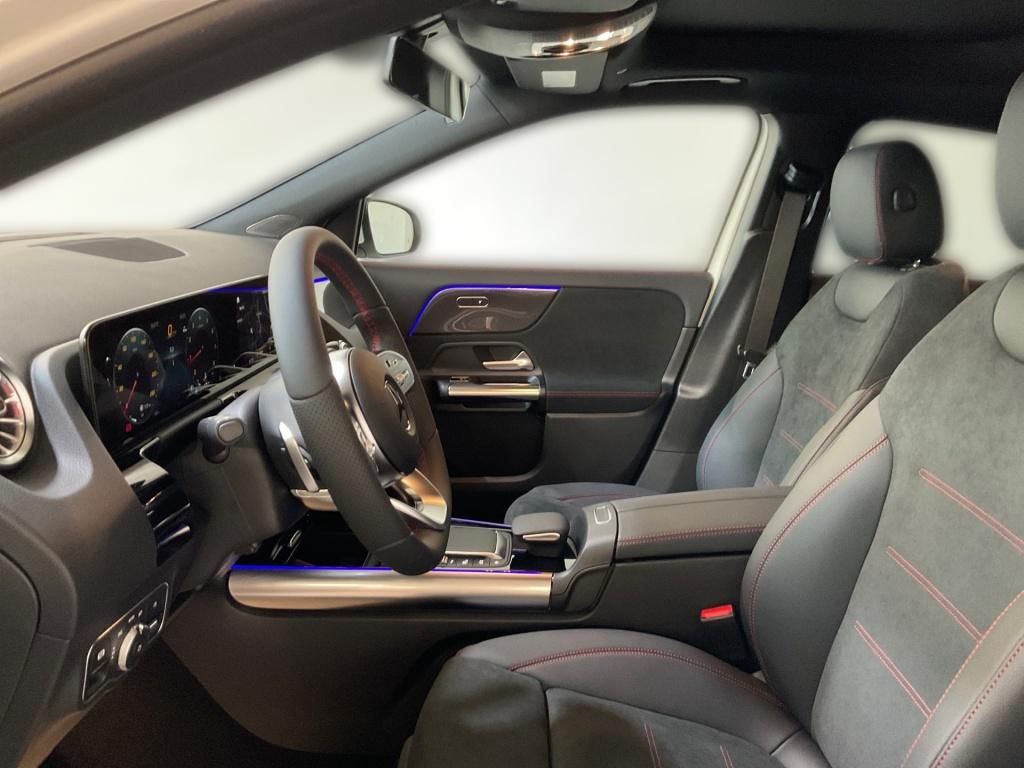 Mercedes-Benz GLA 200 2023