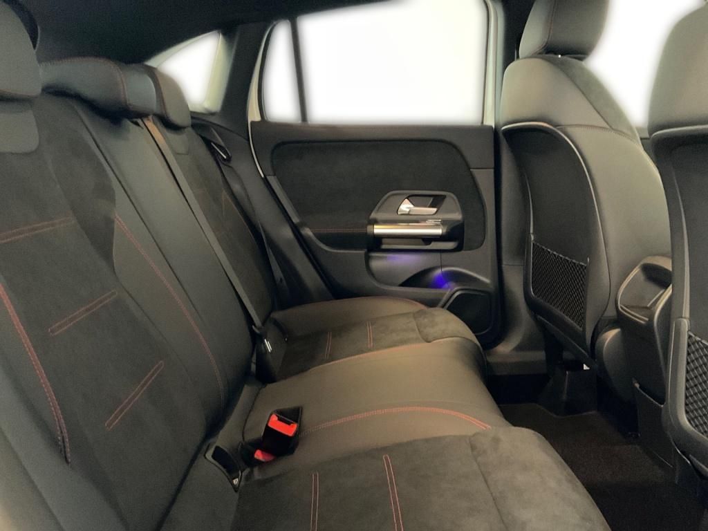 Mercedes-Benz GLA 200 2023