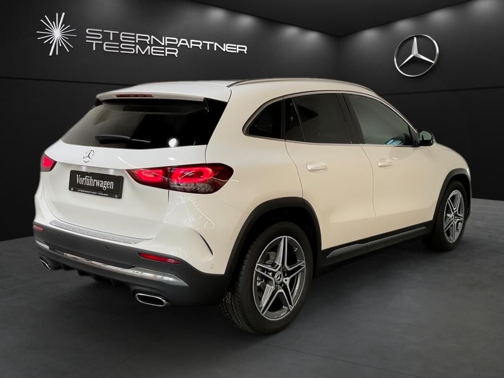 Mercedes-Benz GLA 200 2023
