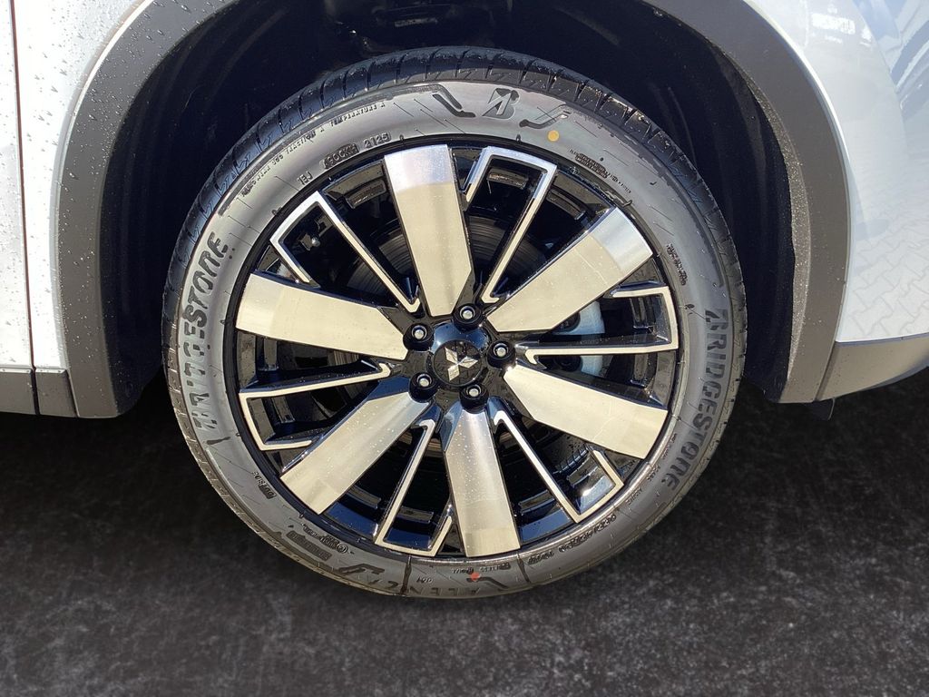 Mitsubishi Outlander 2025